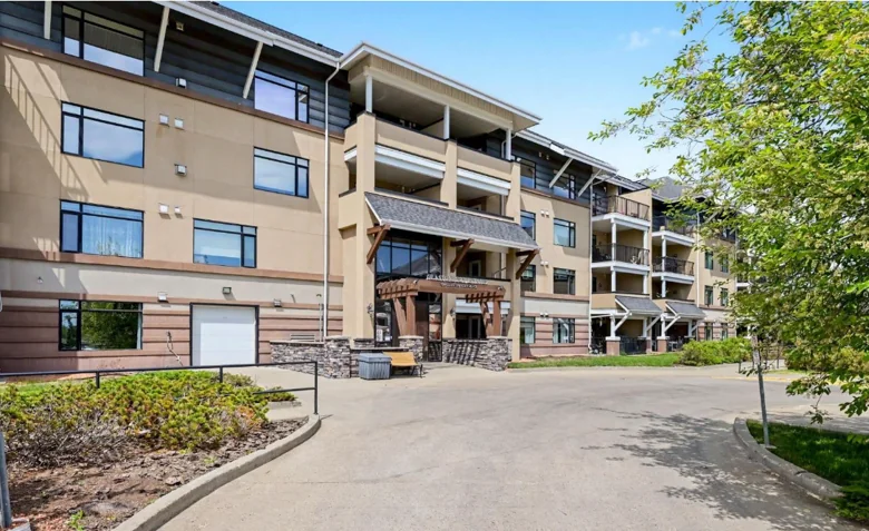 Glastonbury Estates condominium property